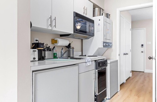 North End Condominio | Cozy 1BR w Ocean Views & Parking - OCNJ