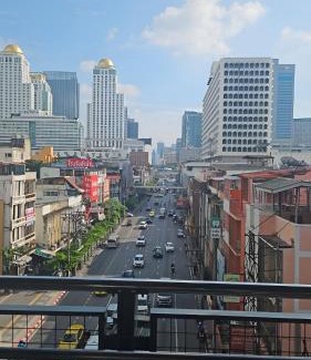 Uruphong Apartamento | Cozy 1br walk to BTS and Airport Rail Link Close to Malls M11