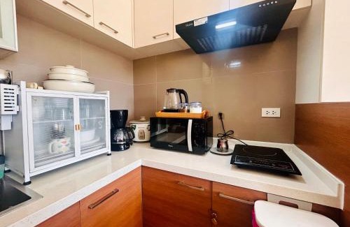 Pasig Apartamento | Cozy 1BR with BGC View Gym and Pool Included