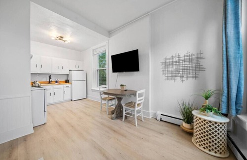 Mount Auburn Apartamento | Cozy 1BR with Parking | Near UC, Zoo, Downtown