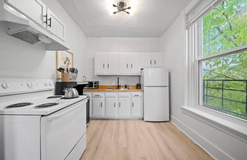 Mount Auburn Apartamento | Cozy 1BR with Parking | Near UC, Zoo, Downtown