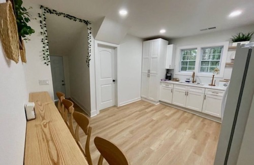 Church Street Apartamento | Cozy 2/1 Duplex 10 minutes from ATL Airport- Unit B