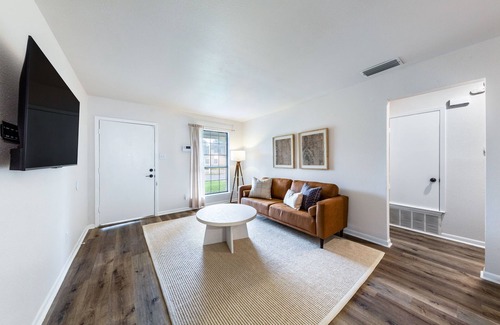 Sweetbriar Casa | Cozy 2 BD South Austin Stay, 8 min to South Congress Restaurants
