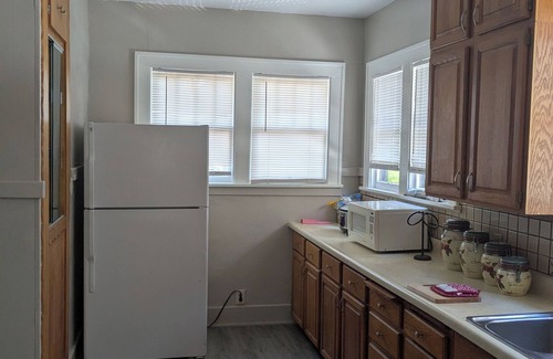 Pueblo Casa | Cozy 2 BDR Home Near Colorado State fairgrounds.