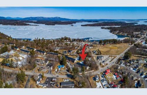 Weirs Beach Apartamento | Cozy 2 bdrm 2 bth condo walking distance to Weirs!