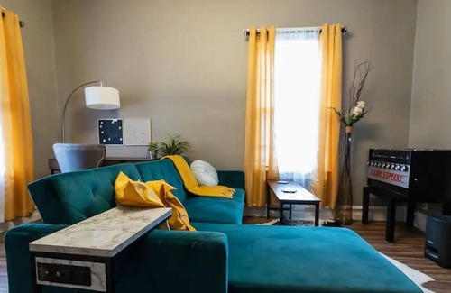 Hillsdale Casa | Cozy 2 Bdrm Home Newly Renovated Safe Location