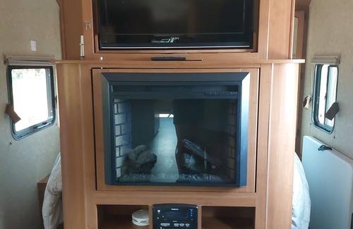 Points East Casa | Cozy 2-bedroom RV with Private Sandy Beach on the Sturgeon Bay!