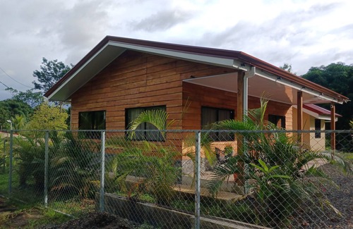 Desamparados Cabina | Cozy 2-bedroom cabin in charming Provincia de Alajuela with AC