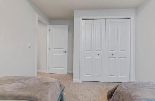 Southeast Calgary Casa | Cozy 2-Bed 1 Bath Entire Place