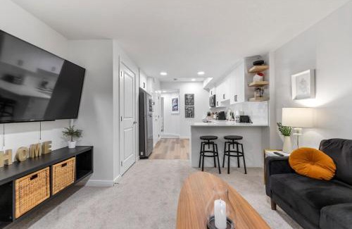 Southeast Calgary Casa | Cozy 2-Bed 1 Bath Entire Place