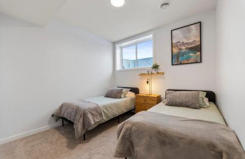 Southeast Calgary Casa | Cozy 2-Bed 2 Bath Entire Place