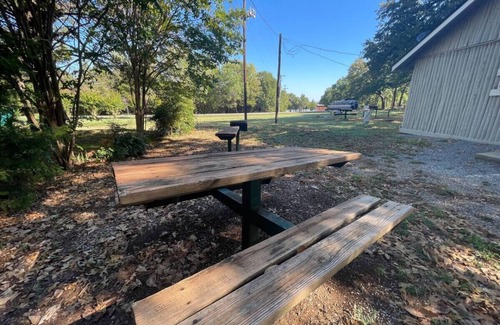 Pottsboro Cabina | Cozy 2 Bed Cabin at Mill Creek Marina: Cabin 6