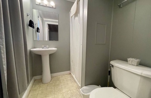 Pottsboro Cabina | Cozy 2 Bed Cabin at Mill Creek Marina: Cabin 6