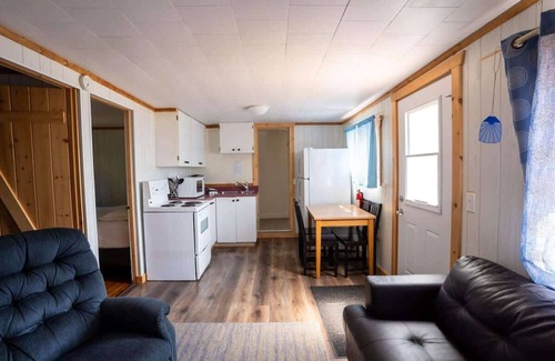 Tobermory Cabina | Cozy 2‑Bed Waterfront Cabin | Near Bruce Peninsula