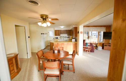 Branch Cabaña | Cozy 2 bedroom cottage, lakefront private beach