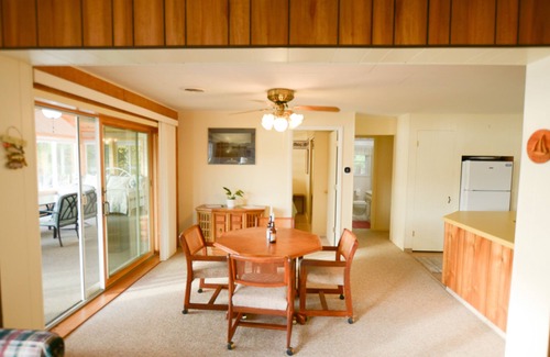 Branch Cabaña | Cozy 2 bedroom cottage, lakefront private beach