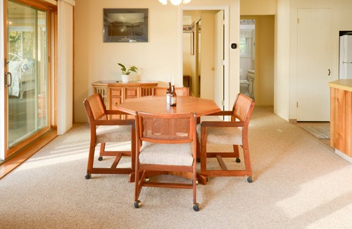 Branch Cabaña | Cozy 2 bedroom cottage, lakefront private beach
