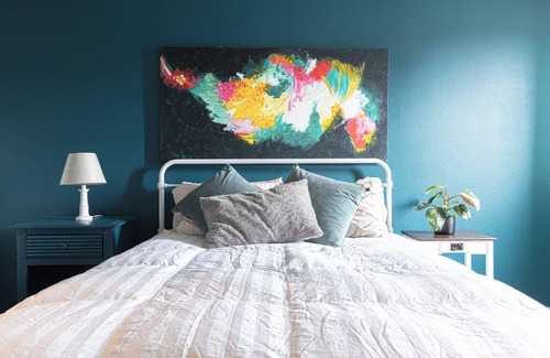 Mercado Casa | Cozy 2-bedroom, 1 office, 2.5 bathroom townhome in Vancouver with AC, WiFi,