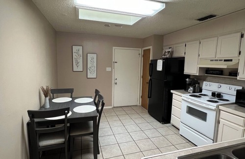 Tyler Casa | Cozy 2 bedroom 2 bath duplex near UT Tyler!