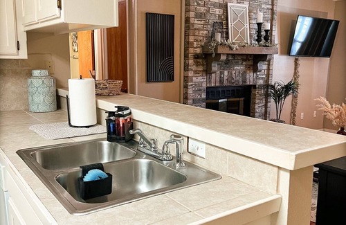 Tyler Casa | Cozy 2 bedroom 2 bath duplex near UT Tyler!