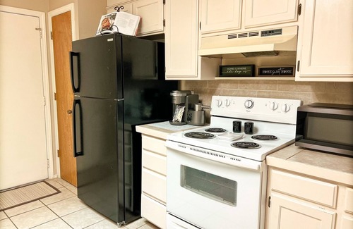 Tyler Casa | Cozy 2 bedroom 2 bath duplex near UT Tyler!
