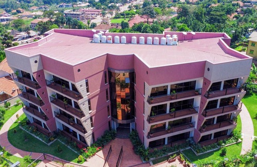 Lubowa Apartamento | Cozy 2-bedroom apartment in welcoming Bwebajja Dundu with WiFi, AC - 004