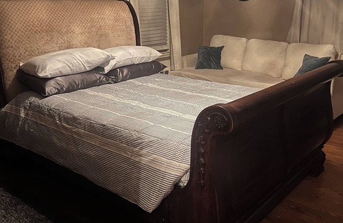 West Hartford Apartamento | Cozy 2-bedroom apartment in wonderful West Hartford with WiFi and parking