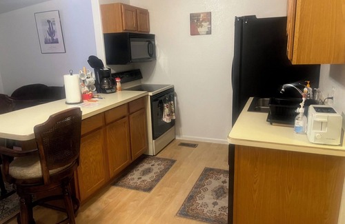 Pueblo West Apartamento | Cozy 2-bedroom apartment in charming Pueblo West with WiFi, AC