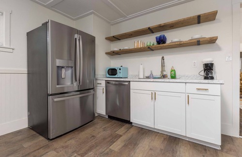 Smoketown Jackson Apartamento | Cozy 2-bedroom apartment in adorable Downtown Louisville with WiFi, AC