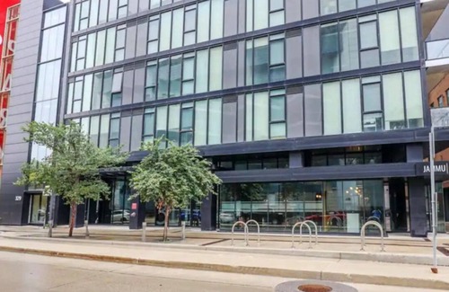 Downtown Winnipeg Condominio | Cozy 2 bedroom apartment in the heart of Downtown by Canada Life Center