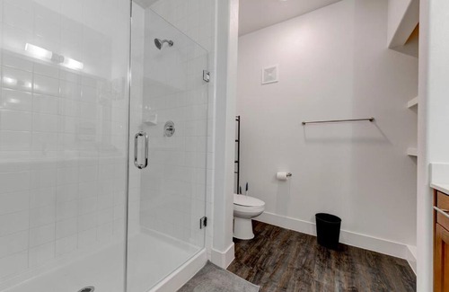 North Burnet Apartamento | Cozy 2-bedroom apartment with pool view @ Domain Northside