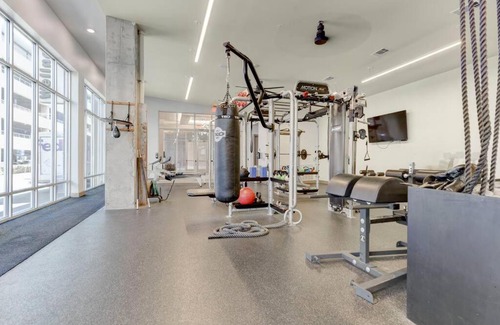 North Burnet Apartamento | Cozy 2-bedroom apartment with pool view @ Domain Northside