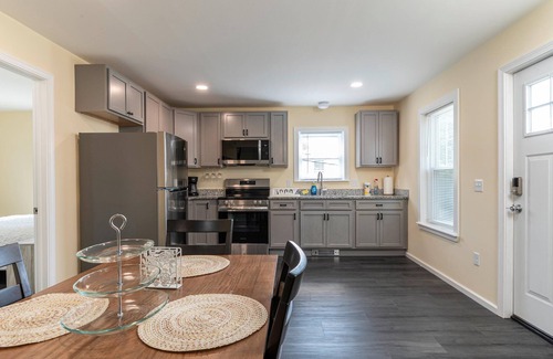 Guild Apartamento | Cozy 2-bedroom apt 4 innLakes Region with AC, WiFi, Pet friendly 2 queen beds