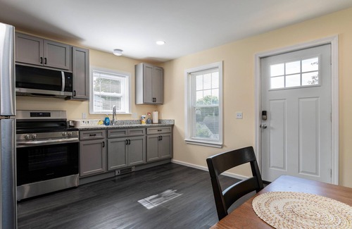 Guild Apartamento | Cozy 2-bedroom apt 4 innLakes Region with AC, WiFi, Pet friendly 2 queen beds