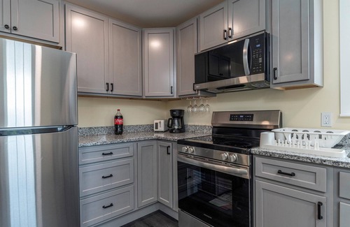 Guild Apartamento | Cozy 2-bedroom apt 4 innLakes Region with AC, WiFi, Pet friendly 2 queen beds