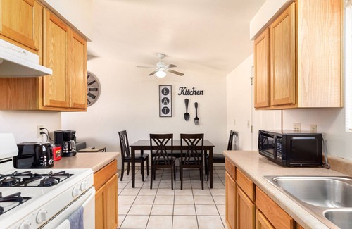 Midtown Casa | Cozy 2 bedroom Apt in Tucson | Laundry