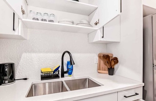Northeast Edmonton Casa | Cozy 2-bedroom basement suite, fully furnished for comfort and convenience.