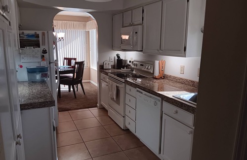 Fountain Hills Condominio | Cozy 2-bedroom condo in central Fountain Hills with WiFi, AC