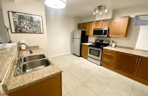 New Westminster Casa | Cozy 2 bedroom townhouse/parking on downtown New Westminster