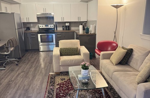 Lynn Valley Casa | Cozy 2 bedroom basement suite in North Vancouver