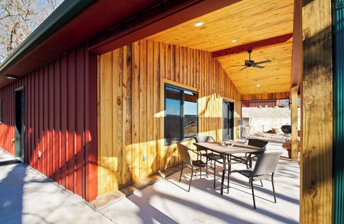 Cotter Cabina | Cozy 2-bedroom cabin in cotter with beautiful river views!