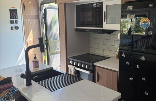Edgecomb Casa | Cozy 2-bedroom camper close to boothbay