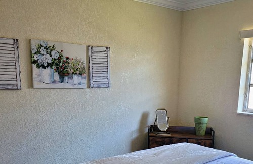 Garden Isles Apartamento | Cozy 2 bedroom close to beach and highway