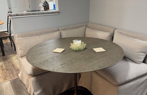 Ventnor City Condominio | Cozy 2-bedroom condo in Ventnor - one block to the beach!