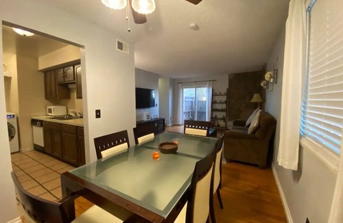 North Central Westminster Condominio | Cozy 2-bedroom condo close to both Denver and the Mountains