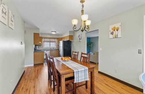 McKownville Condominio | Cozy 2-bedroom condo in serene Albany near Hospital, University, downtown Albany