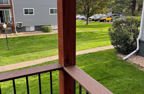 East Old Golden Rd Condominio | Cozy 2-bedroom condo in lovely Golden with AC, WiFi, Patio