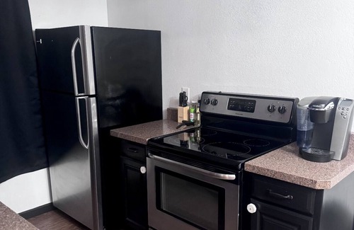 Desert Foothills Estates Condominio | Cozy 2-bedroom condo in welcoming Phoenix with WiFi, AC