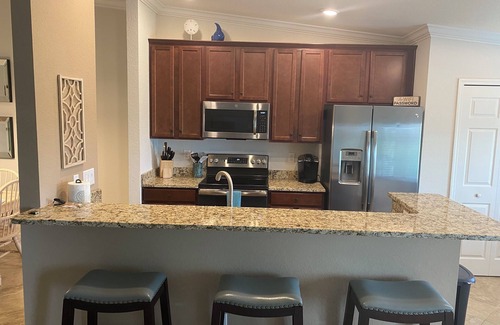 Lakewood Ranch Condominio | Cozy 2-bedroom condo in Lakewood National with golf privileges and amenities.
