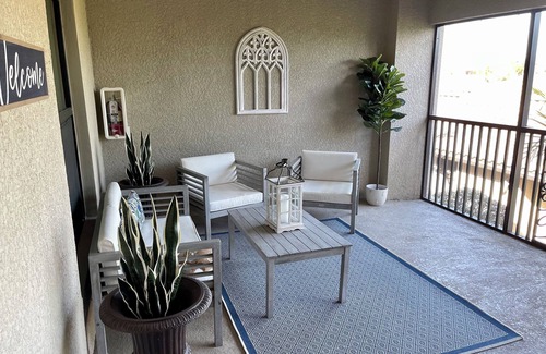 Lakewood Ranch Condominio | Cozy 2-bedroom condo in Lakewood National with golf privileges and amenities.
